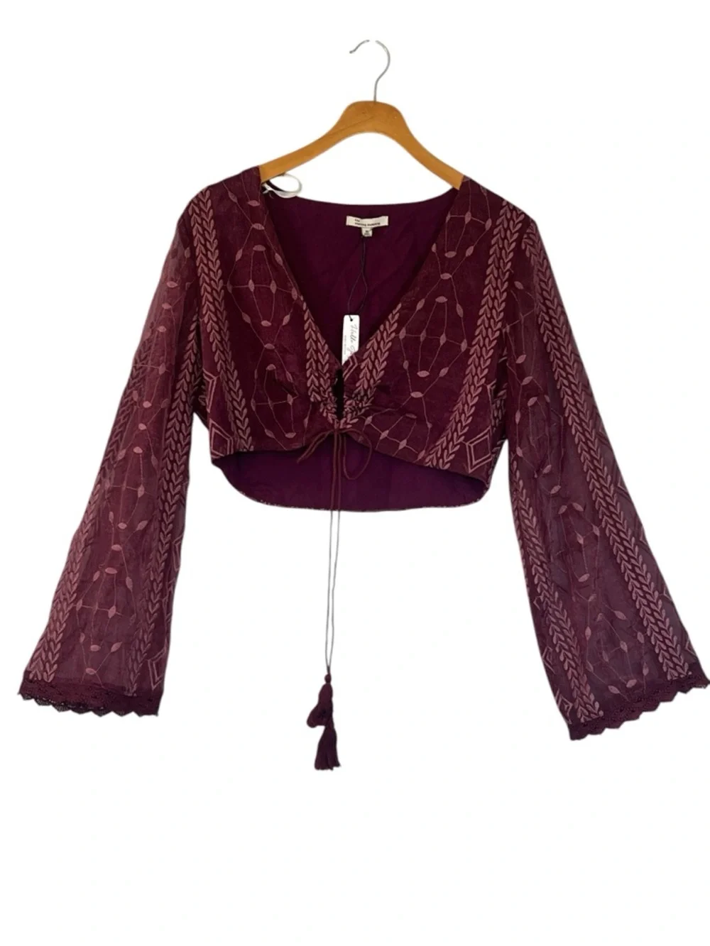 The Clothing Company Sheen Embroidered Keyhole Tie Crop Size M Boutique Boho